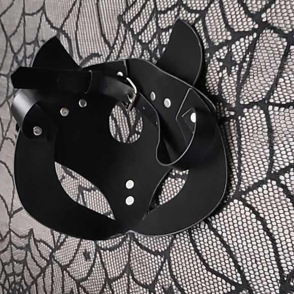 Black Faux Leather Cat Cosplay Pleasure Play Adjustable Mask - Picture 3 of 6